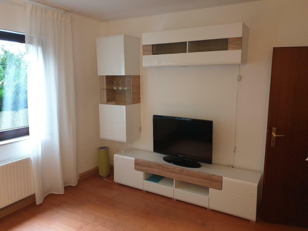 Andinas Ferienwohnung In Ruhiger Lage Direkt Am Wald Wilnsdorf Bagian luar foto
